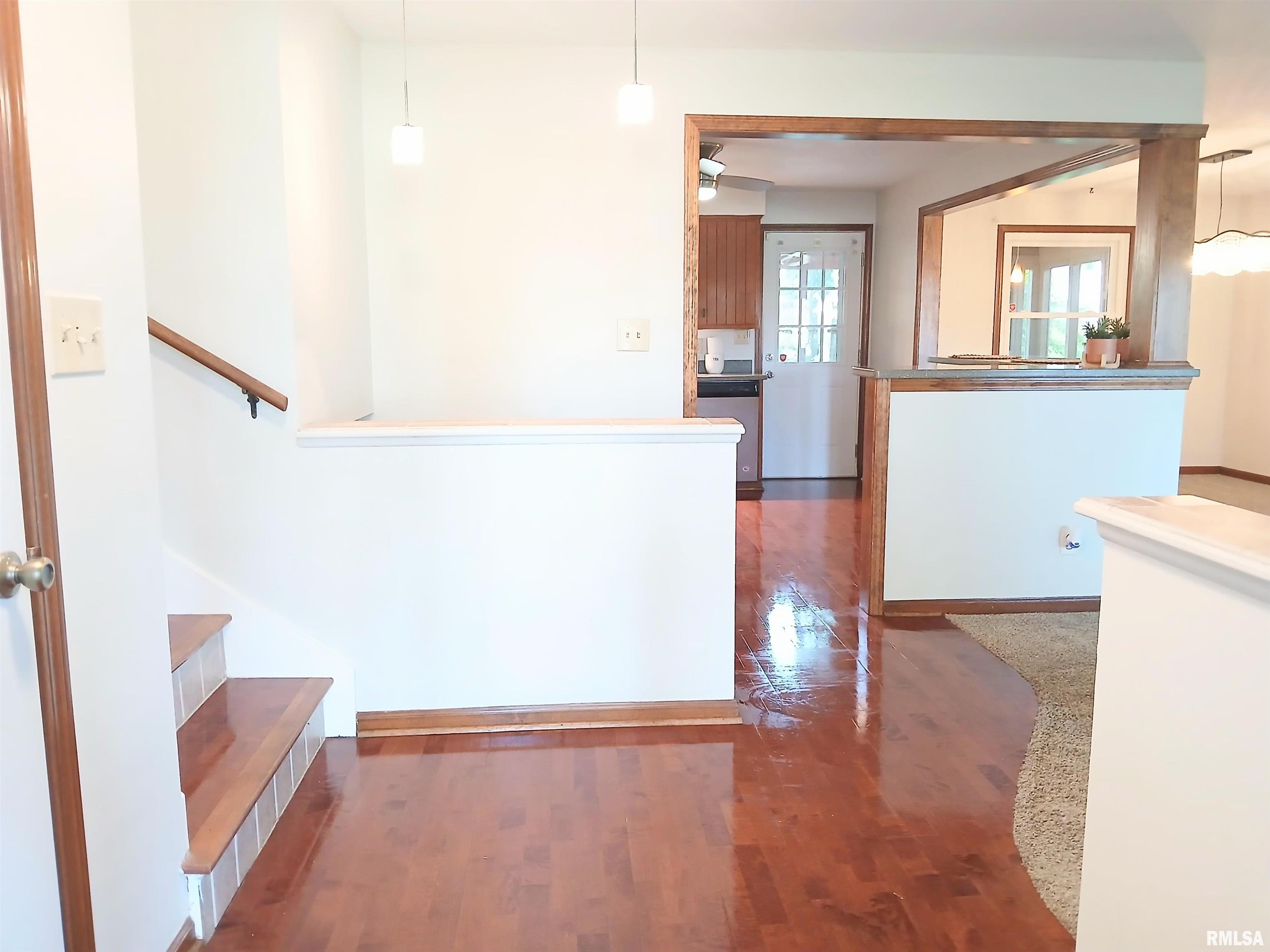65 Lambert Lane Springfield, IL 62704 - Photo 7 of 40 Gallery Image 7