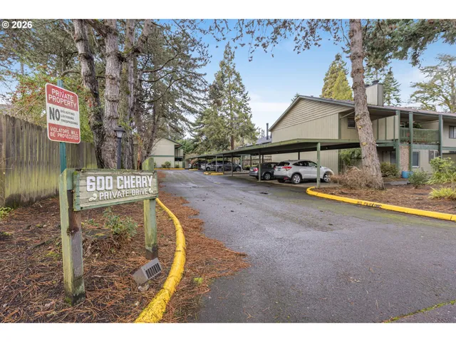$309,900 | 600 Cherry Drive, Unit 8, Eugene, OR 97401