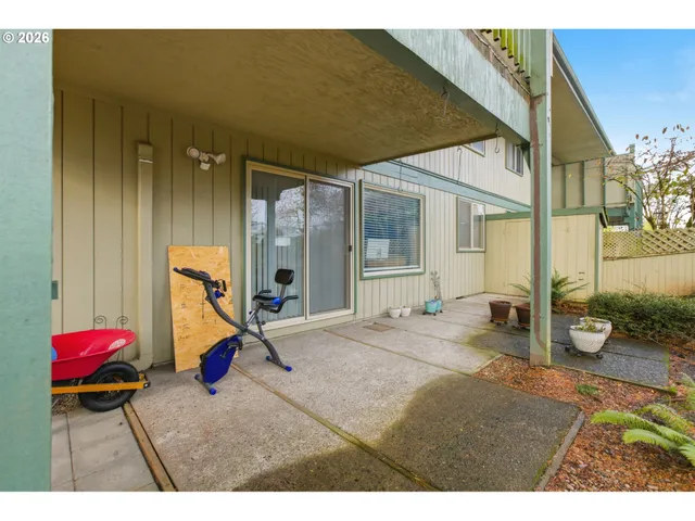 $309,900 | 600 Cherry Drive, Unit 8, Eugene, OR 97401