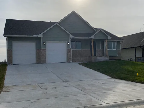 $334,750 | 8593 East Cherrywood Court, Bel Aire, KS 67226