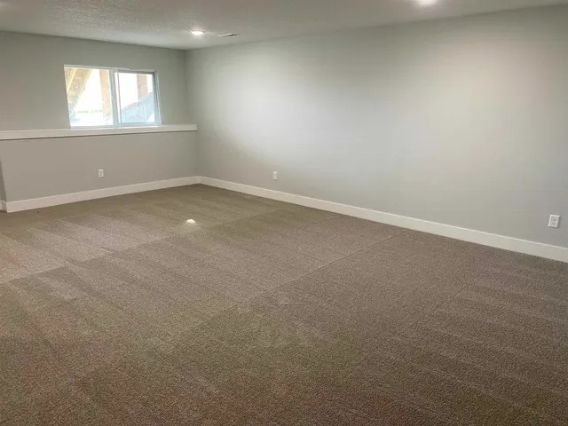 $334,750 | 8593 East Cherrywood Court, Bel Aire, KS 67226