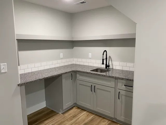 $334,750 | 8593 East Cherrywood Court, Bel Aire, KS 67226