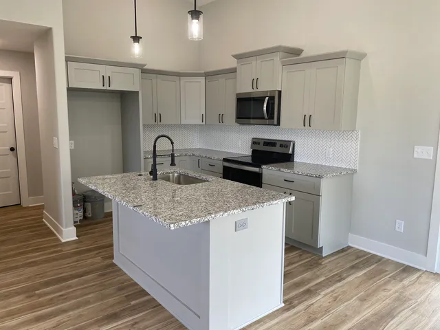 $334,750 | 8593 East Cherrywood Court, Bel Aire, KS 67226