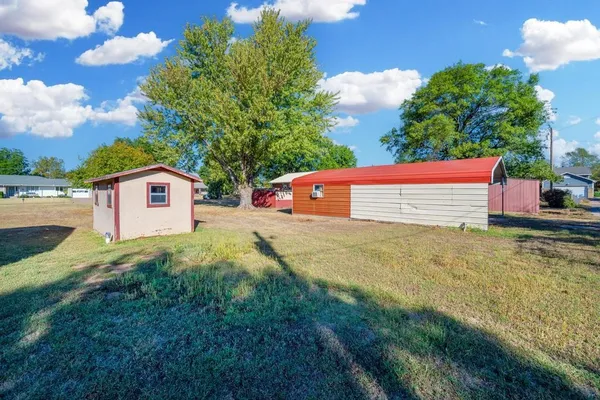 $140,000 | 523 W Avenue East, Caldwell, KS 67022