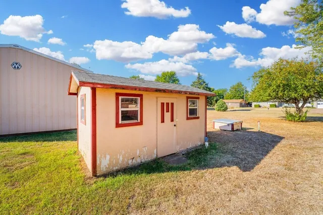 $140,000 | 523 W Avenue East, Caldwell, KS 67022