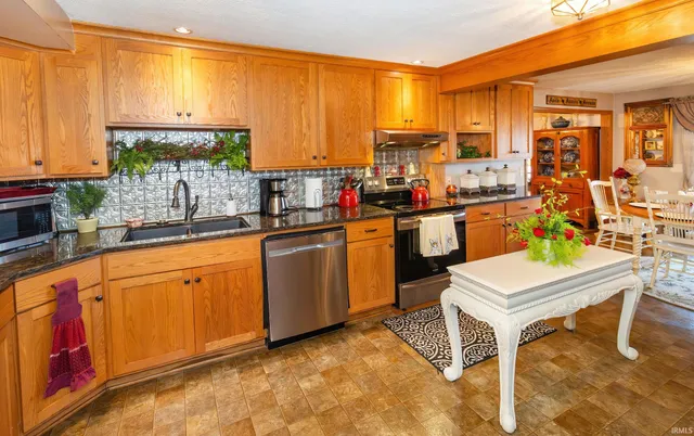 $379,900 | 1813 College Avenue, Vincennes, IN 47591