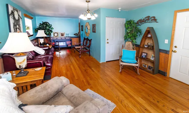 $379,900 | 1813 College Avenue, Vincennes, IN 47591