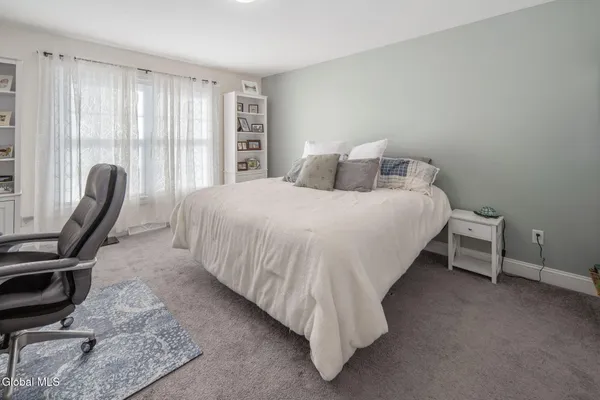 $550,000 | 32 Stacey Way, North Greenbush, NY 12180