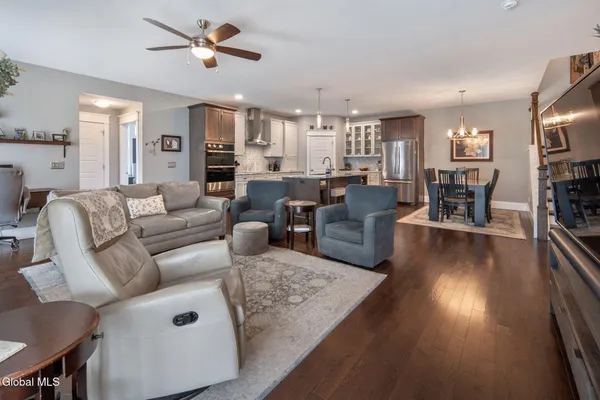 $550,000 | 32 Stacey Way, North Greenbush, NY 12180