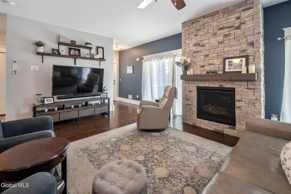 $550,000 | 32 Stacey Way, North Greenbush, NY 12180