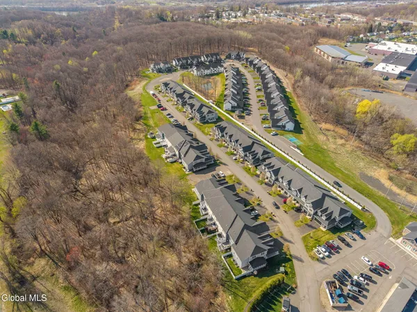 $550,000 | 32 Stacey Way, North Greenbush, NY 12180