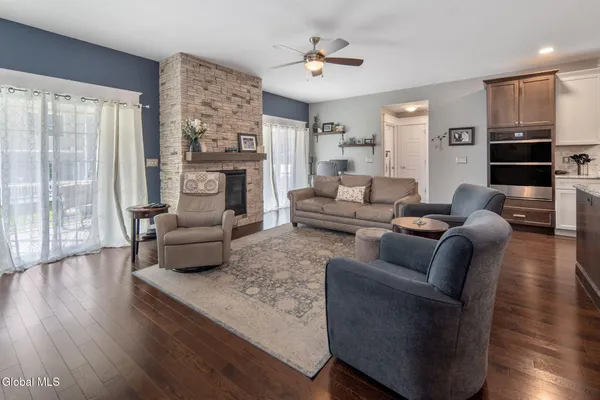 $550,000 | 32 Stacey Way, North Greenbush, NY 12180