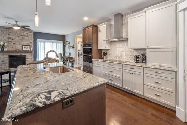 $550,000 | 32 Stacey Way, North Greenbush, NY 12180