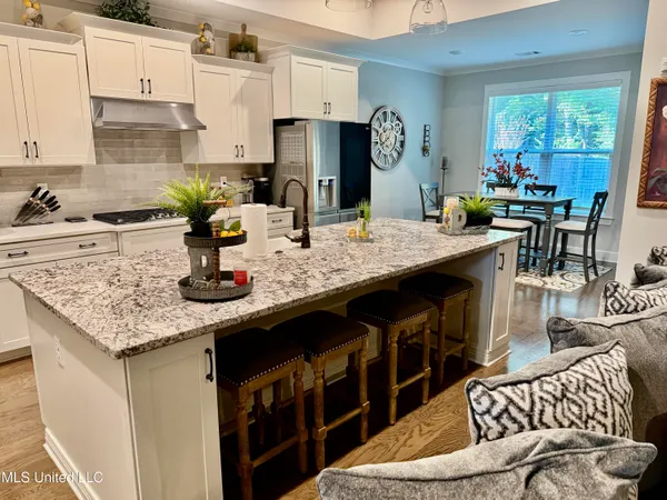 $499,500 | 6934 North Sunrise Loop, Olive Branch, MS 38654