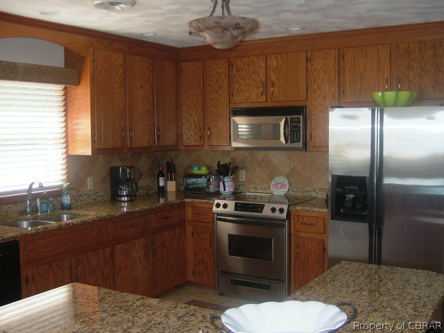 225 Warehouse Cove Road Cobbs Creek, VA 23035 - Photo 7 of 42