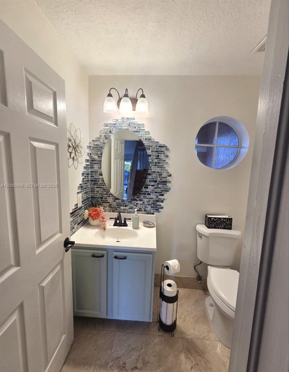 16504 Southwest 71st Terrace Miami, FL 33193 - Photo 3 of 8