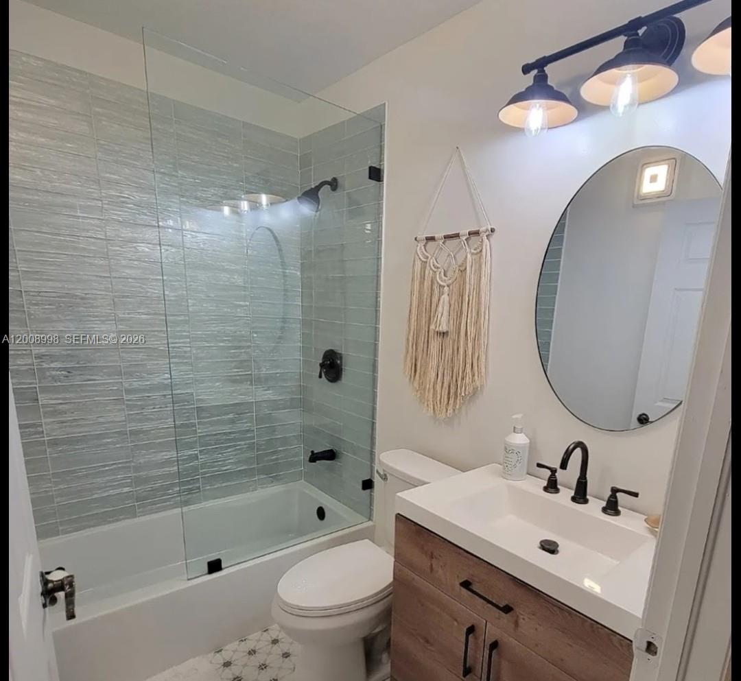 16504 Southwest 71st Terrace Miami, FL 33193 - Photo 5 of 8