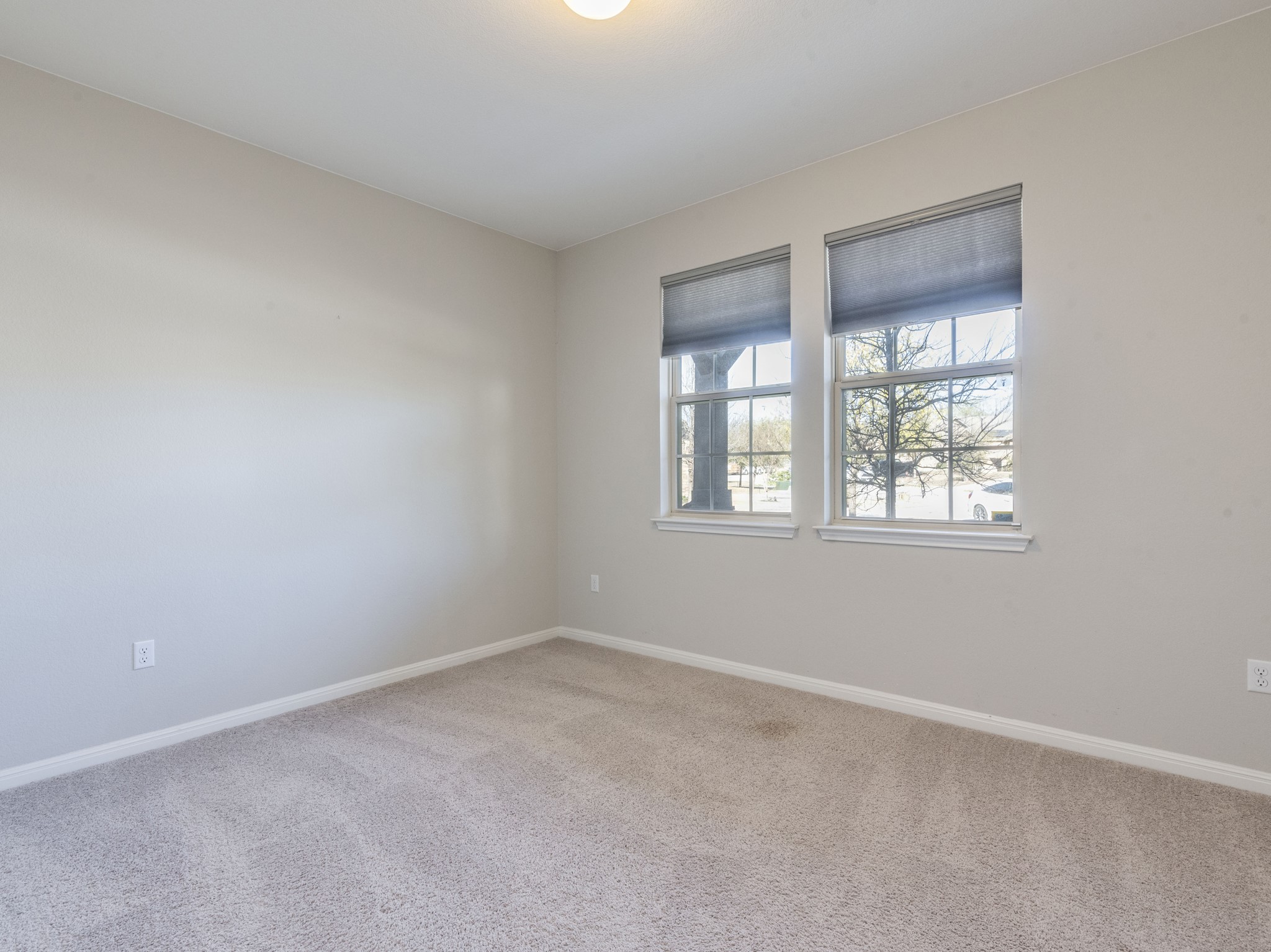 6829 Banff Cove Austin, TX 78754 - Photo 19 of 39 an empty room with windows