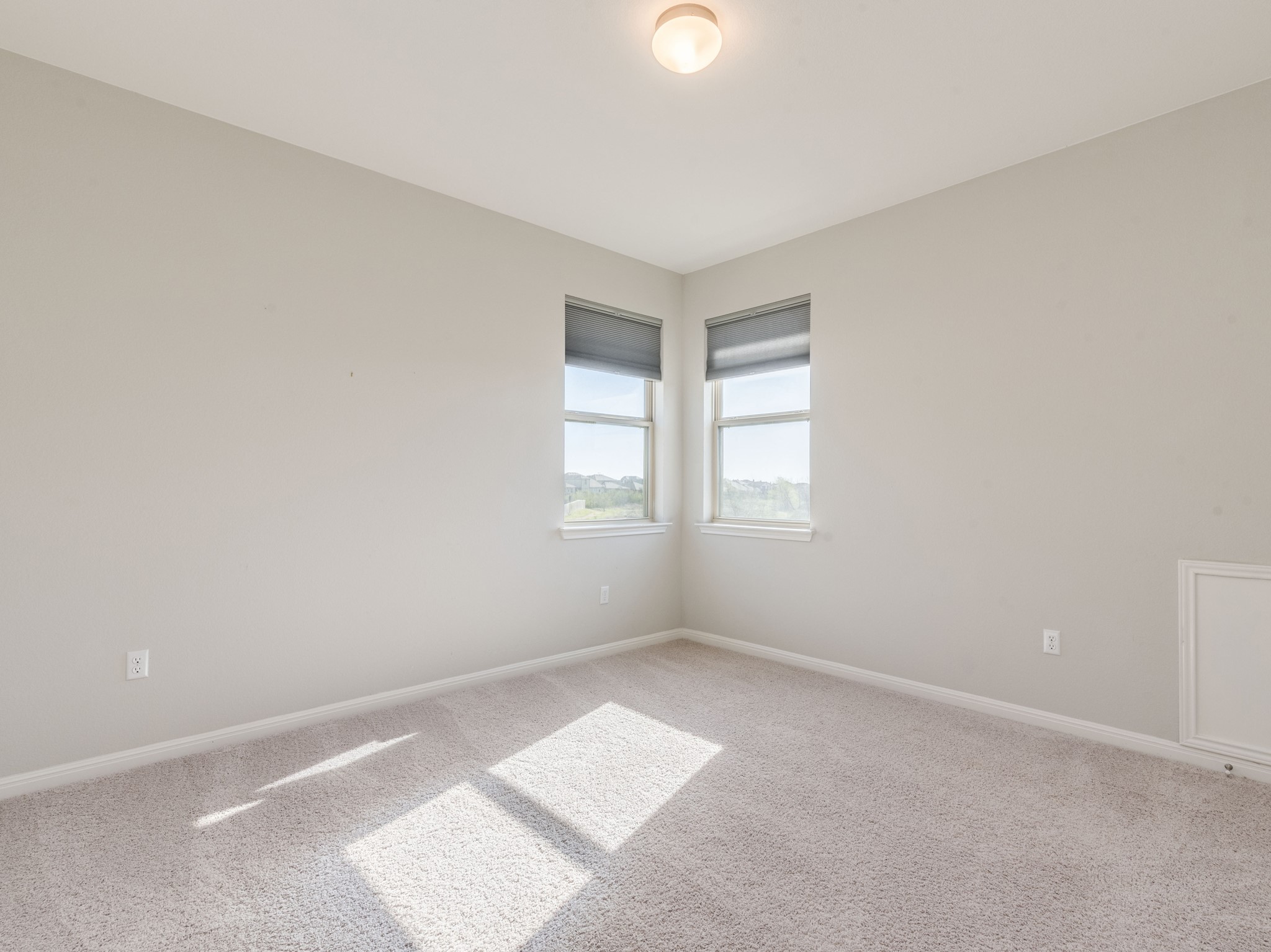 6829 Banff Cove Austin, TX 78754 - Photo 26 of 39 an empty room with windows