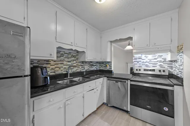 $1,600 | 2 Tarawa Terrace, Durham, NC 27705