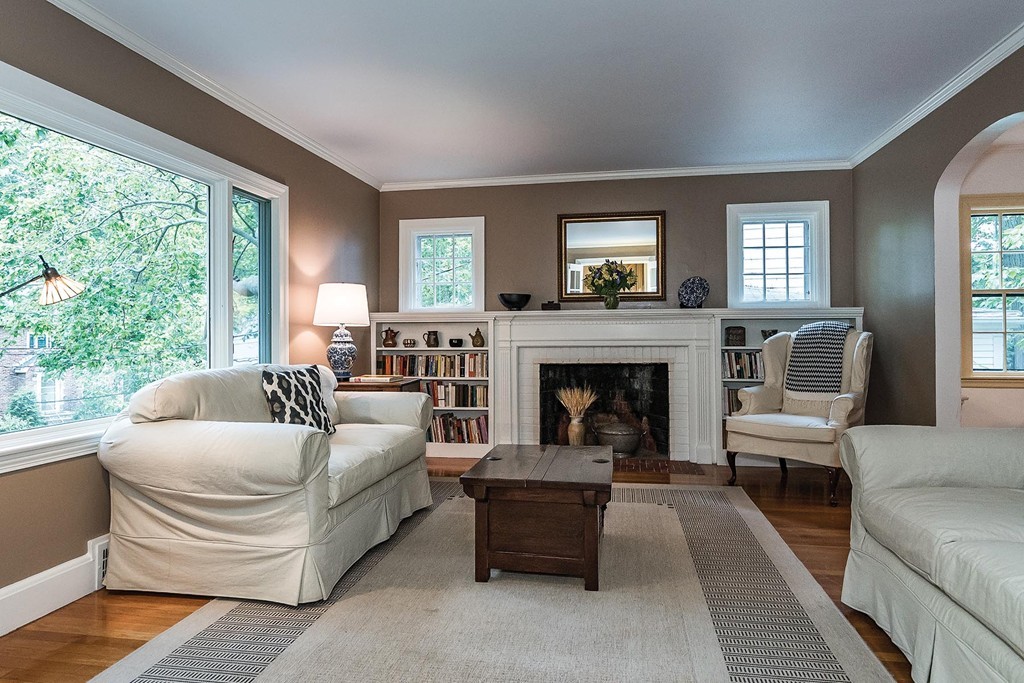 90 Risley Road Brookline, MA 02467 - Photo 3 of 14