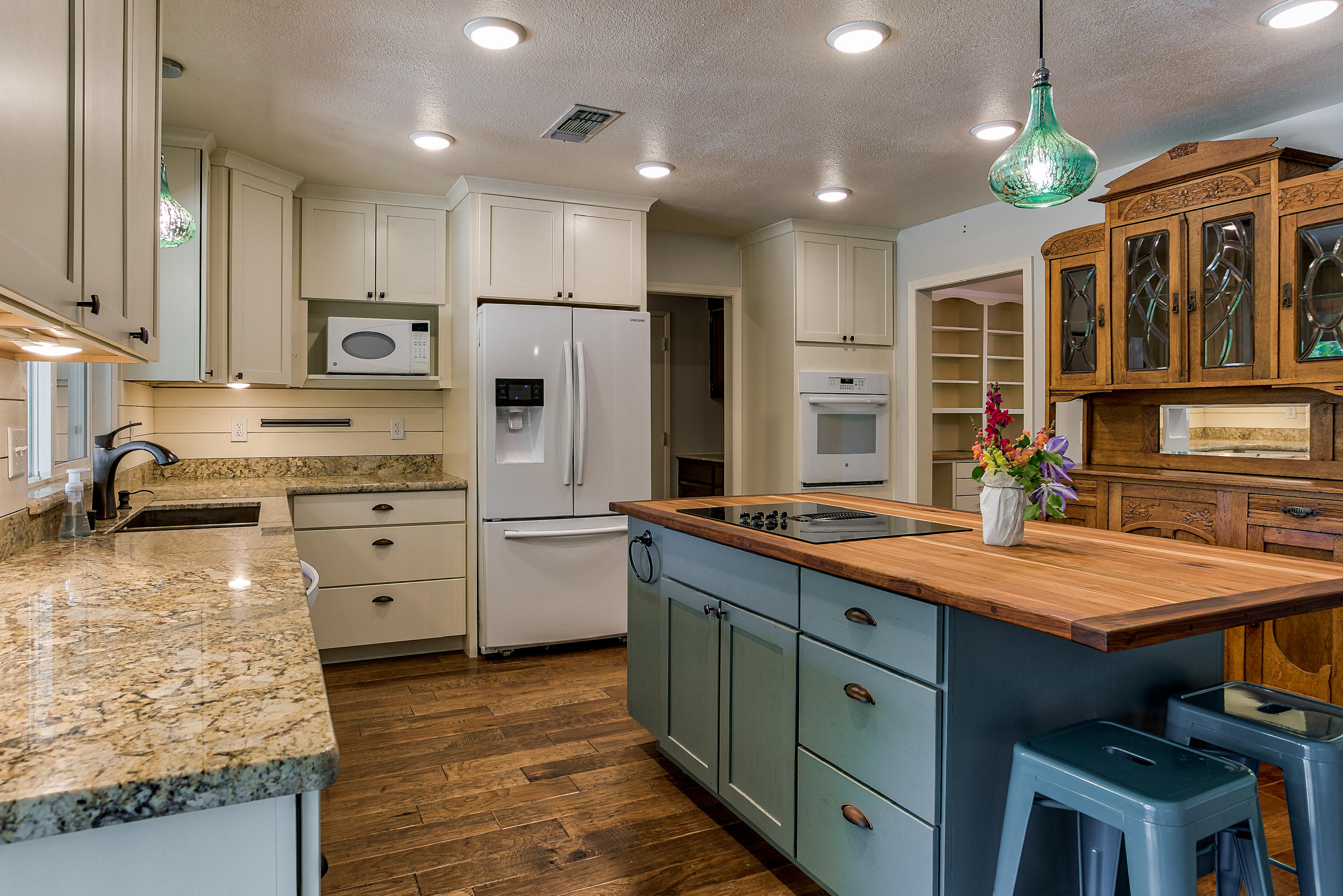 21495 Valley Oak Road Redding, CA 96003 - Photo 17 of 45 _MGL0081