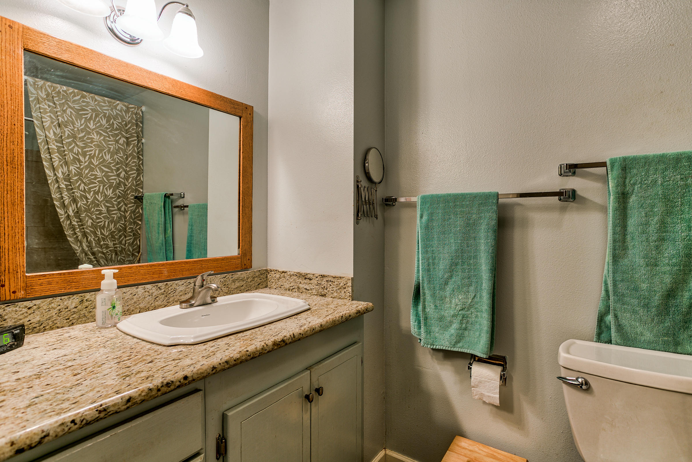 21495 Valley Oak Road Redding, CA 96003 - Photo 36 of 45 _MGL0201