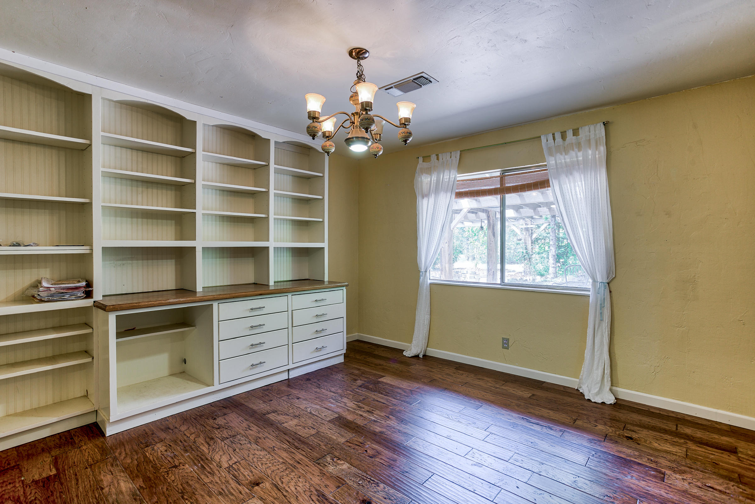 21495 Valley Oak Road Redding, CA 96003 - Photo 6 of 45 _MGL0046