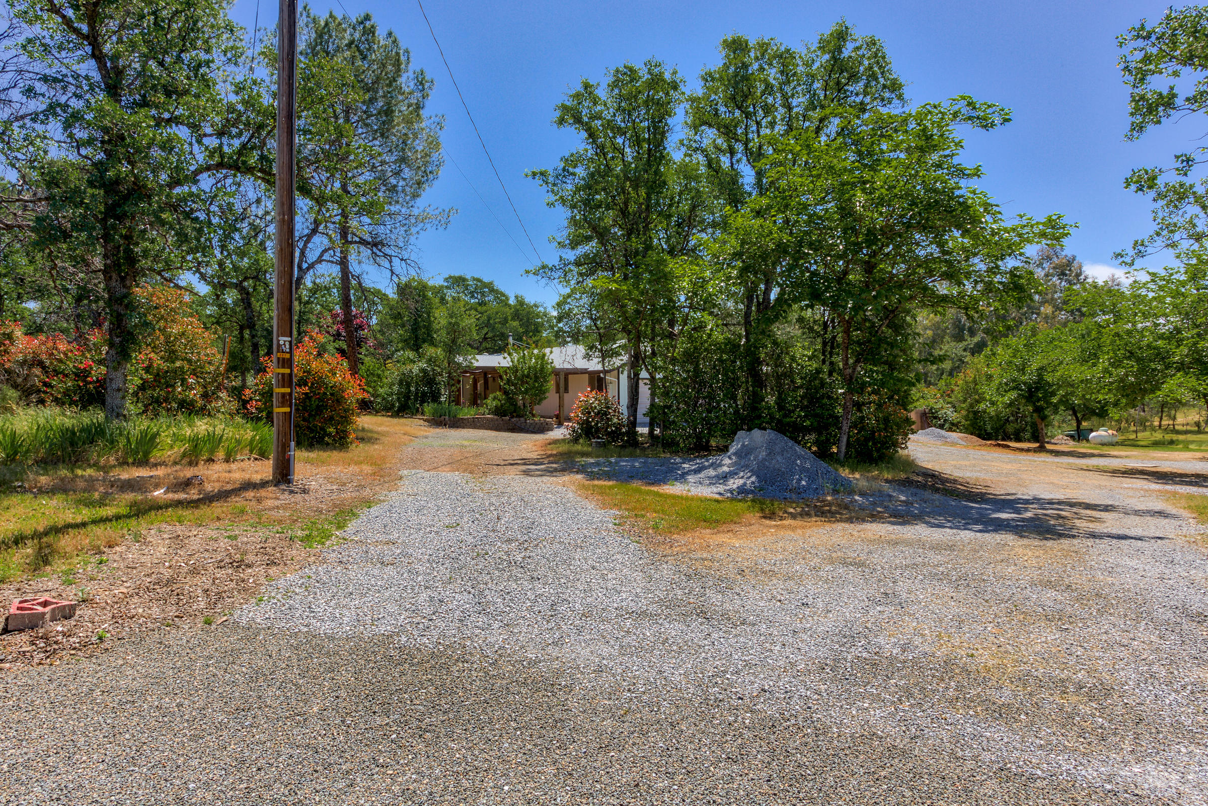 21495 Valley Oak Road Redding, CA 96003 - Photo 7 of 45 _MGL0056 2