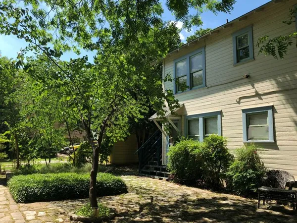 $1,095 | 906 West 22nd Street, Unit 7, Austin, TX 78705