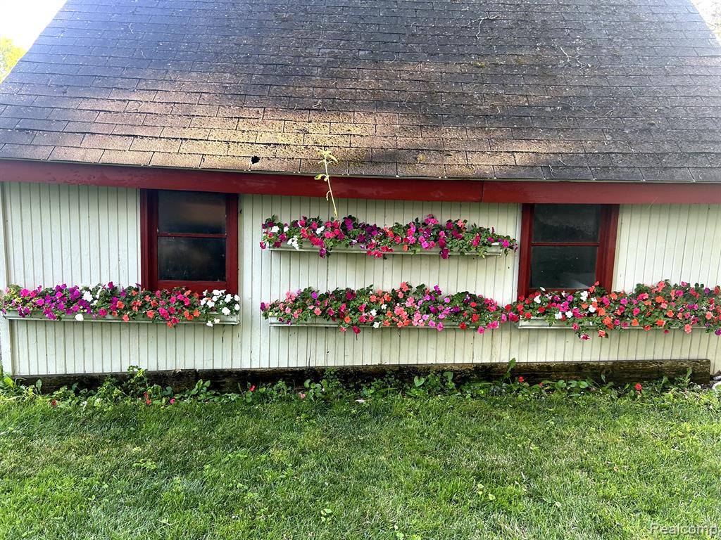 6181 Lobdell Road Linden, MI 48451 - Photo 28 of 40 Gallery Image 28