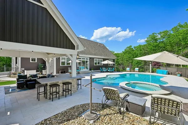 $2,245,000 | 109 Harvard Avenue, Auburn, NH 03032