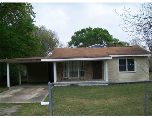 5719 Gregory Street Moss Point, MS 39563 - Photo 1 of 3 Primary Photo