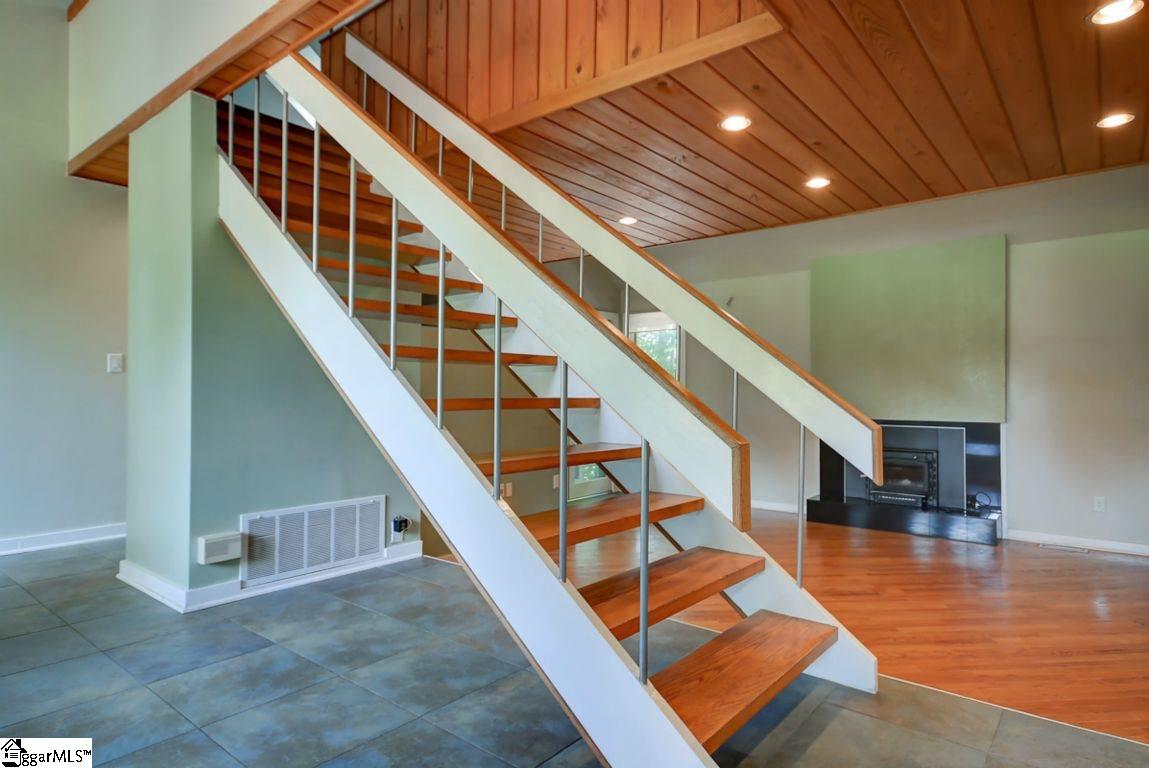 176 Hickory Forest Laurens, SC 29360 - Photo 5 of 36