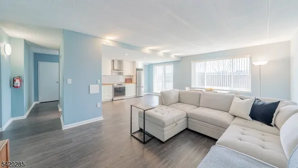$330,000 | 190 Morris Avenue, Unit 3B, Springfield, NJ 07081