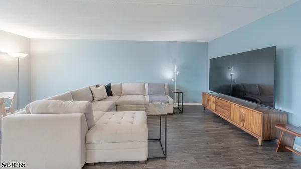 $330,000 | 190 Morris Avenue, Unit 3B, Springfield, NJ 07081