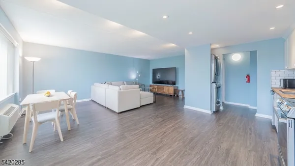 $330,000 | 190 Morris Avenue, Unit 3B, Springfield, NJ 07081