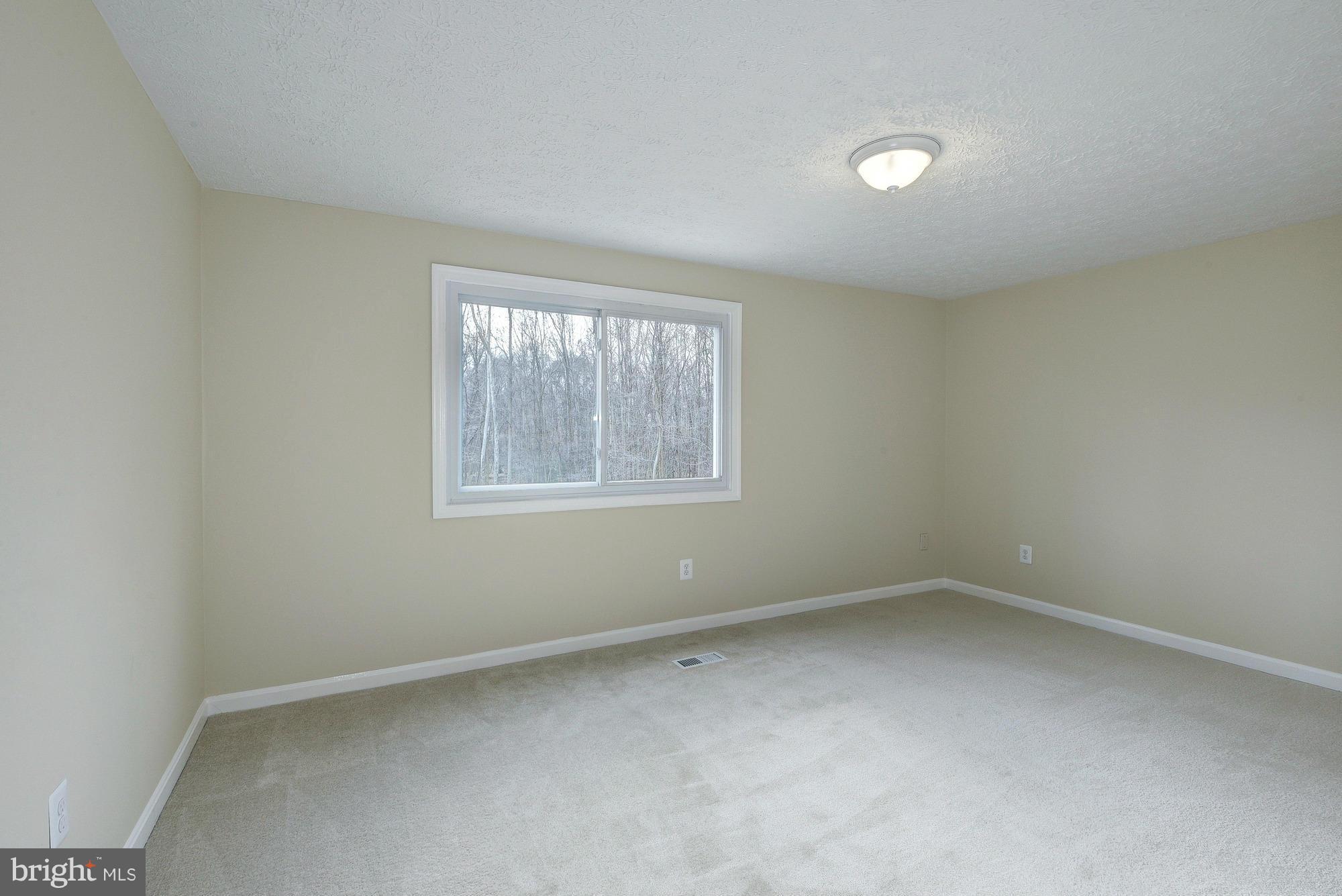 3203 Napper Road Alexandria, VA 22306 - Photo 14 of 30 i