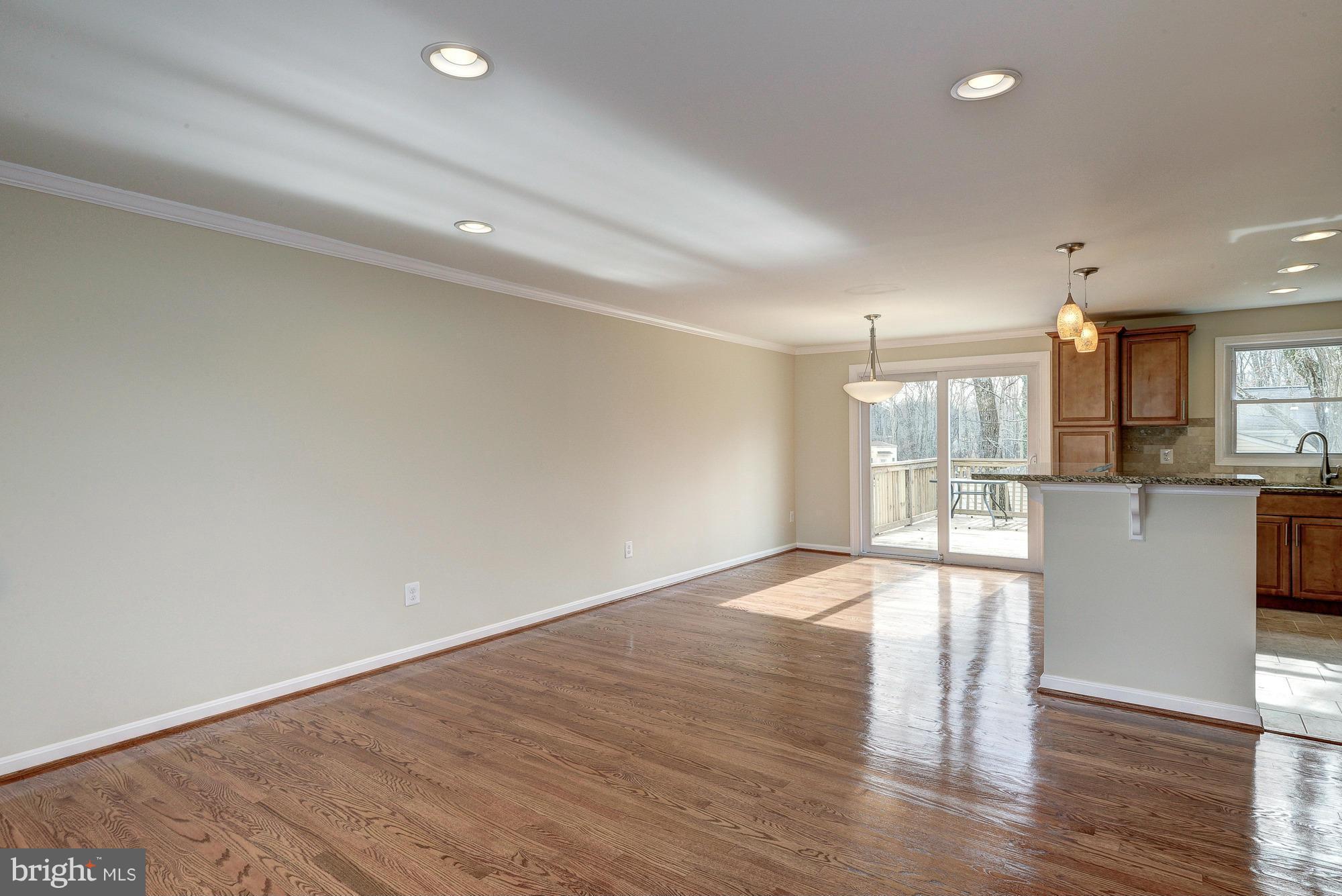 3203 Napper Road Alexandria, VA 22306 - Photo 5 of 30 Interior (General)