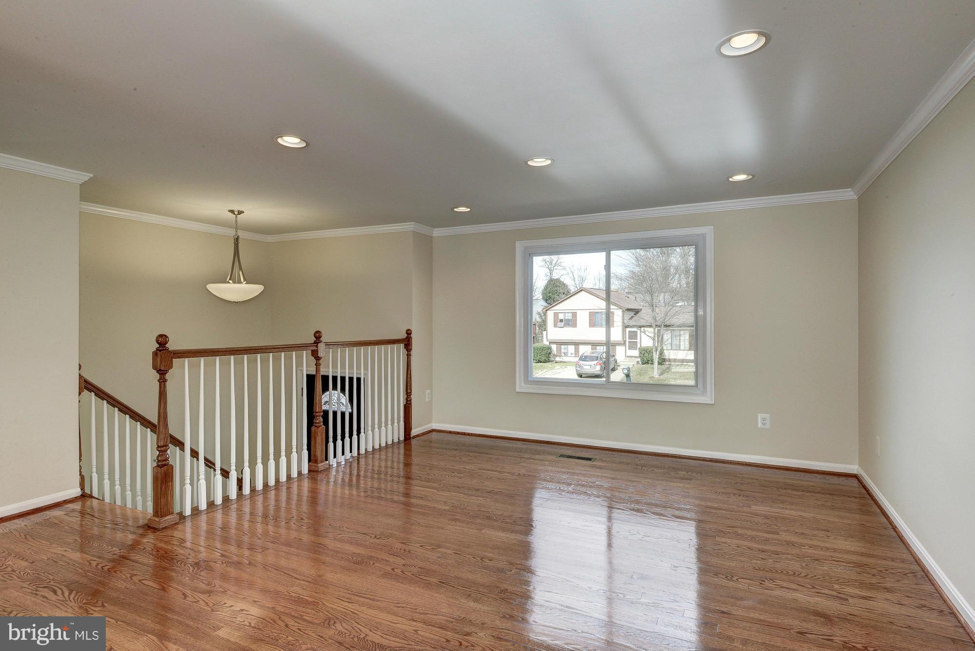 3203 Napper Road Alexandria, VA 22306 - Photo 7 of 30 Interior (General)