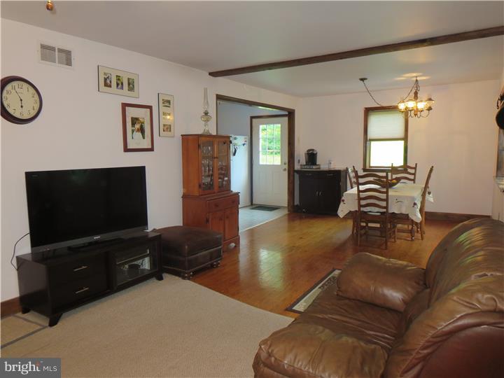 88 Hickory Road Mohnton, PA 19540 - Photo 4 of 17 Gallery Image 4