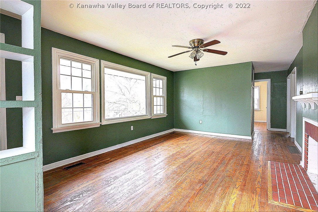 156 Dutch Road Charleston, WV 25302 - Photo 5 of 30 Gallery Image 5