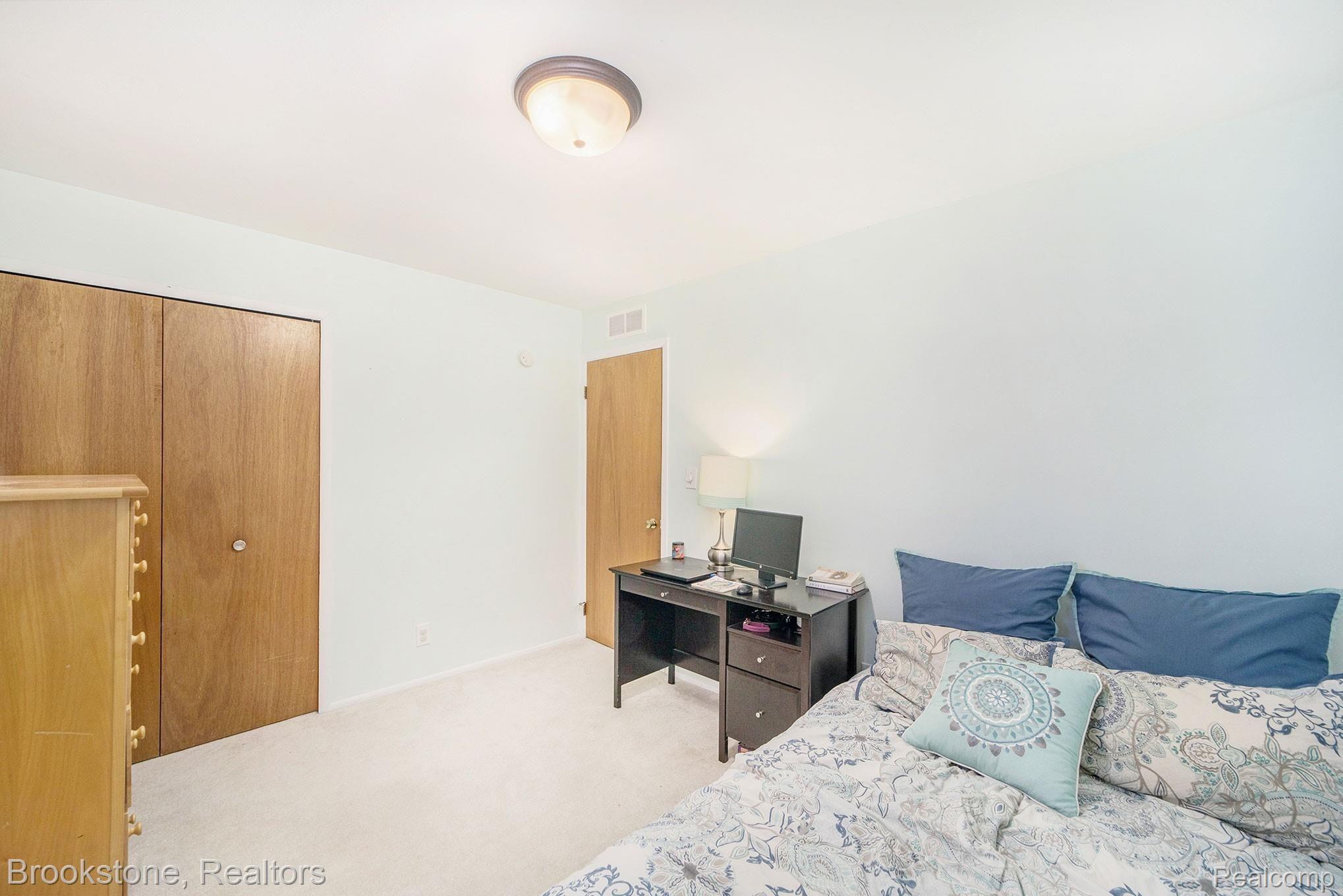 8417 Smethwick Road Sterling Heights, MI 48312 - Photo 12 of 22 017A0446.jpg