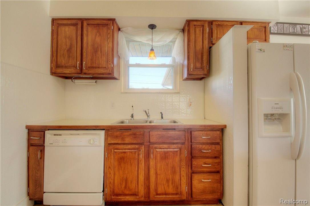 14034 North Road Fenton, MI 48430 - Photo 40 of 57 930A9607_8_9.jpg