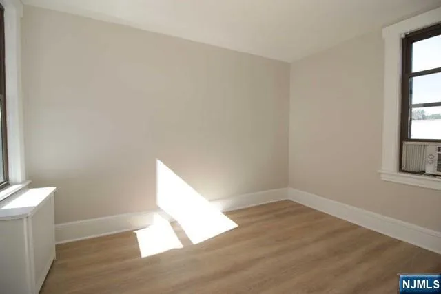 $2,175 | 246 Rock Road, Glen Rock, NJ 07452