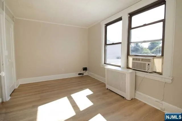 $2,175 | 246 Rock Road, Glen Rock, NJ 07452