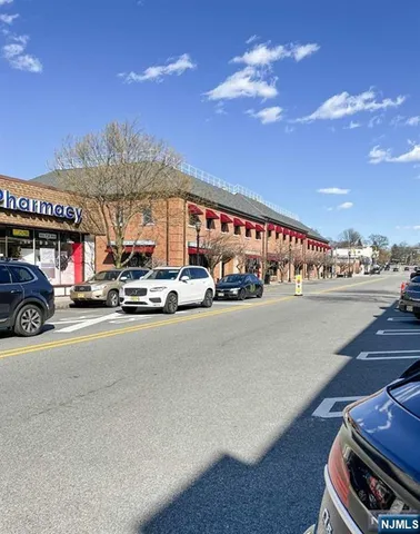 $2,175 | 246 Rock Road, Glen Rock, NJ 07452