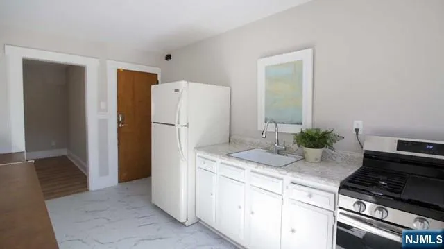 $2,175 | 246 Rock Road, Glen Rock, NJ 07452