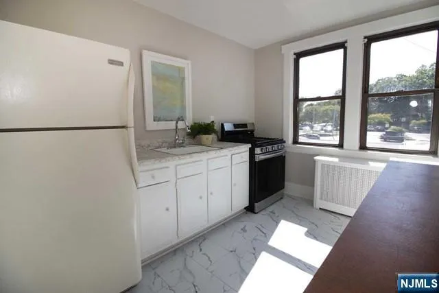 $2,175 | 246 Rock Road, Glen Rock, NJ 07452