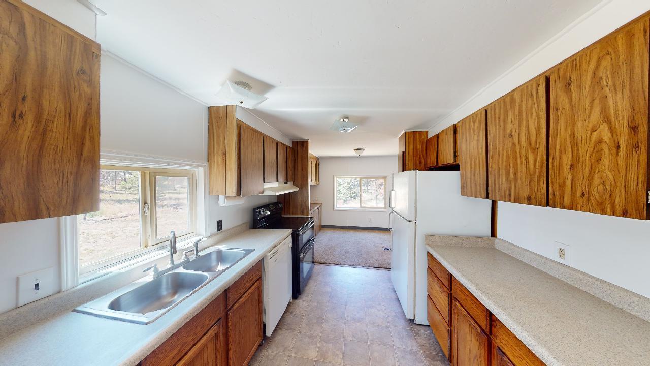 17001 Cagle Road La Pine, OR 97739 - Photo 7 of 39 kitchen from family